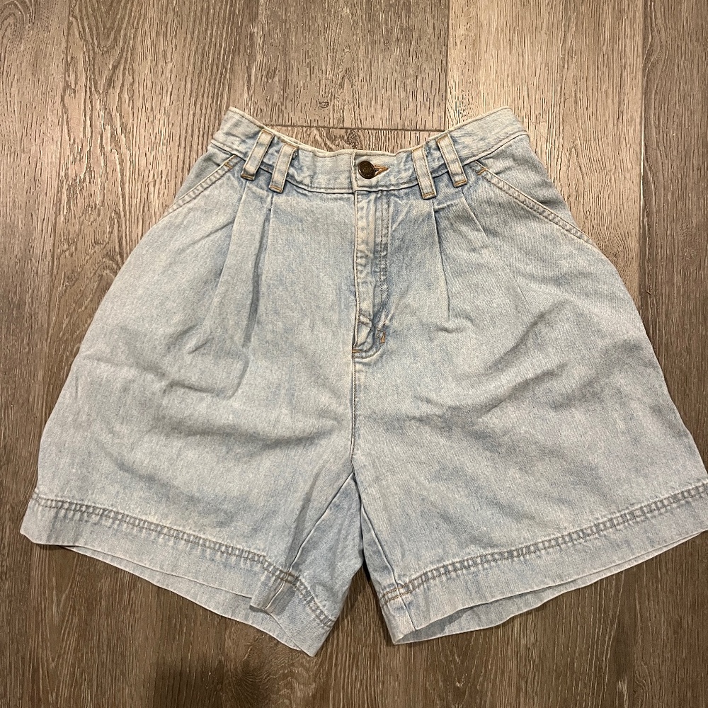 Lizwear Vintage 90s Pleated Paperbag High-Waist Denim Shorts | 4 (fits like a 2)